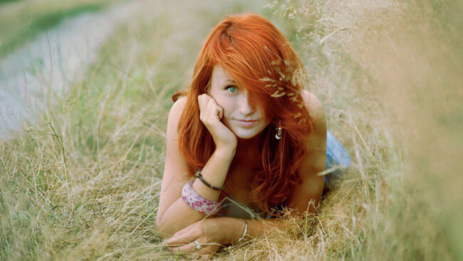 MayerDavidHabib-redWoman-full